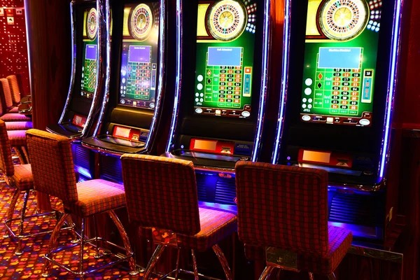 jp8800 live dealer games displayed on mobile screen with blackjack, roulette, and Dragon Tiger tables
